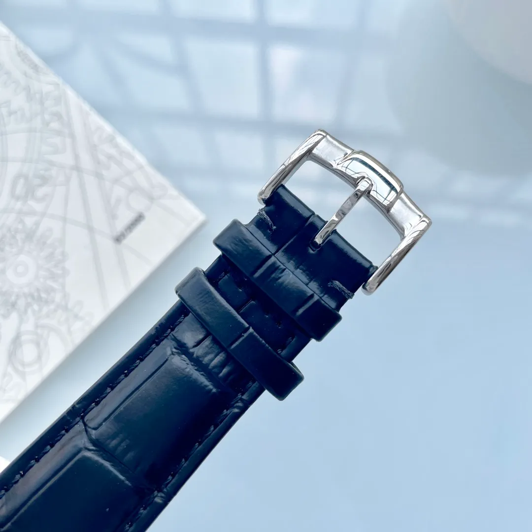【Foreign Trade Import】💰1520! Patek Philippe (top quality, outstanding debut) 🎉🎉 [Type]: Boutique men's watch (top) exquisite quality [Strap]: Genuine leather strap (durable) [Movement]: Top mechanical movement (stable) [Material]: Mineral super strong mirror (wear-resistant) Exquisite quality Generous style Excellent temperament Wisdom and exclusivity [Size]: 42mm in diameter and 12mm in thickness Hot sale on the market! Welcome to reprint!